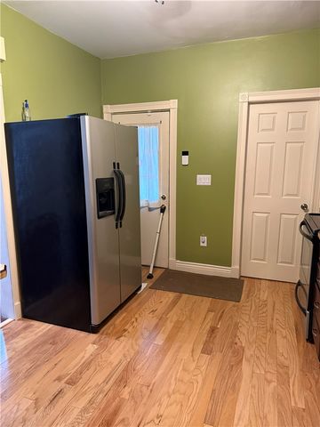 115 Lyon Ave, City Of But Se, PA 16001