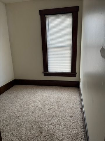 115 Lyon Ave, City Of But Se, PA 16001