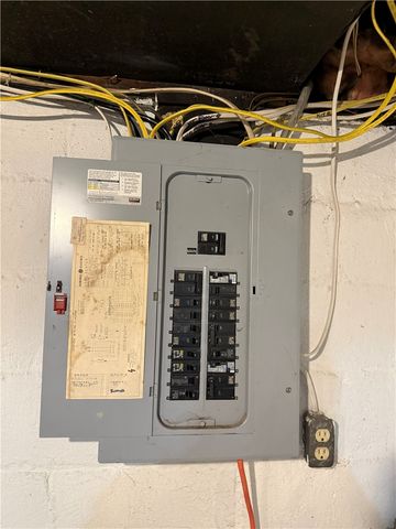 115 Lyon Ave, City Of But Se, PA 16001