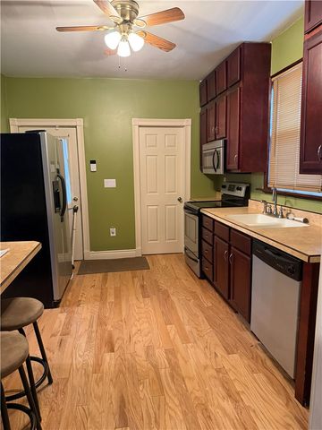 115 Lyon Ave, City Of But Se, PA 16001