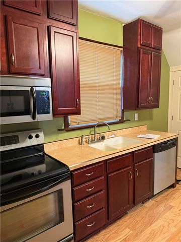 115 Lyon Ave, City Of But Se, PA 16001