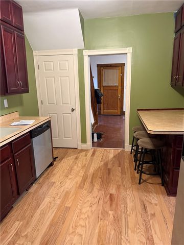 115 Lyon Ave, City Of But Se, PA 16001