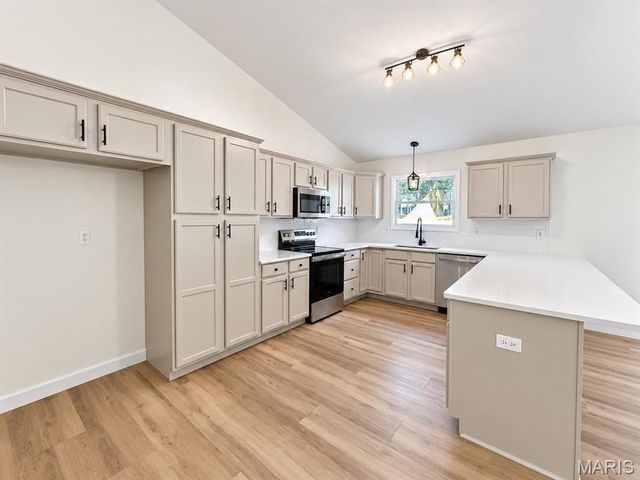 1731 Fairview Farms Circle, Wentzville, MO 63385