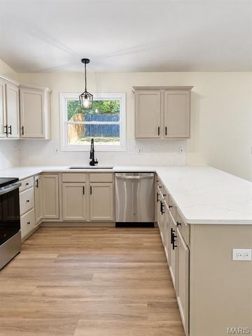 1731 Fairview Farms Circle, Wentzville, MO 63385