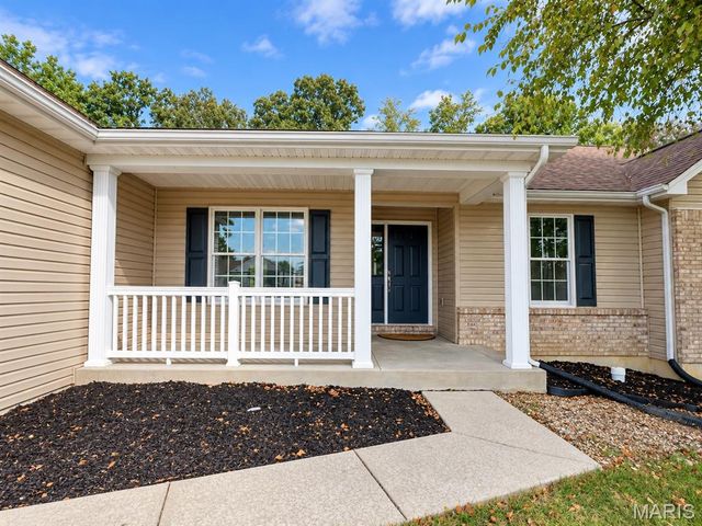 1731 Fairview Farms Circle, Wentzville, MO 63385
