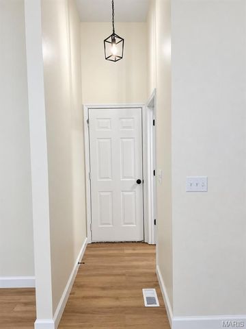 1731 Fairview Farms Circle, Wentzville, MO 63385