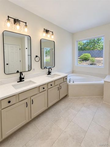 1731 Fairview Farms Circle, Wentzville, MO 63385