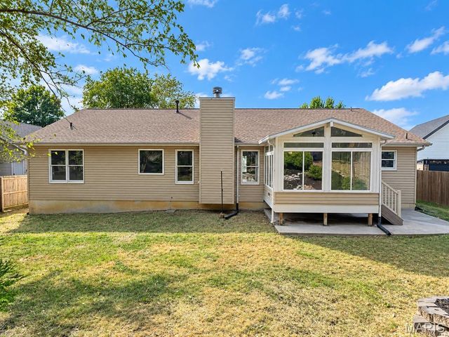 1731 Fairview Farms Circle, Wentzville, MO 63385