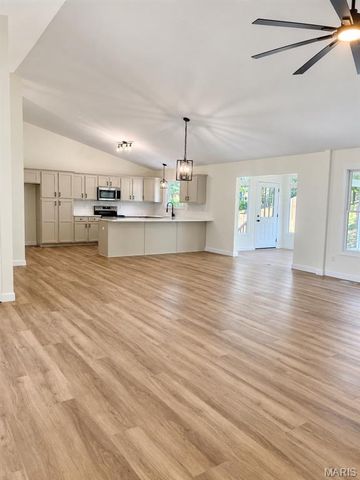 1731 Fairview Farms Circle, Wentzville, MO 63385