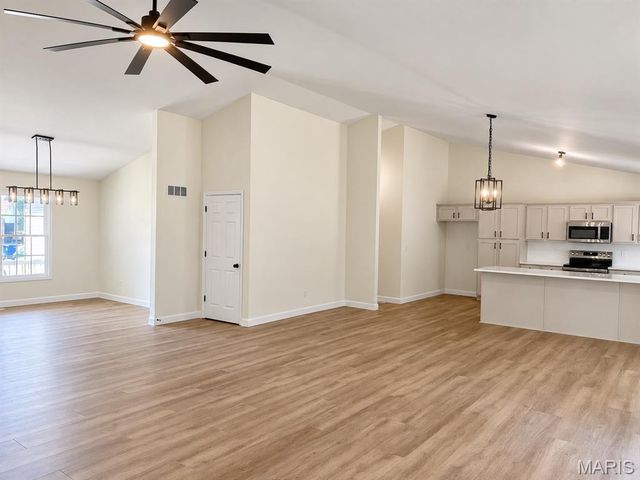 1731 Fairview Farms Circle, Wentzville, MO 63385