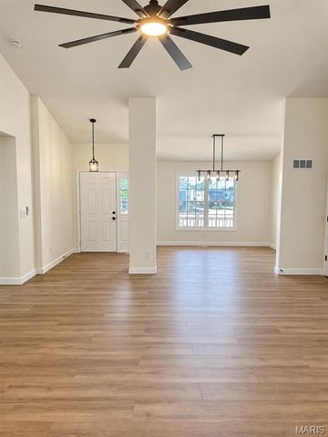 1731 Fairview Farms Circle, Wentzville, MO 63385