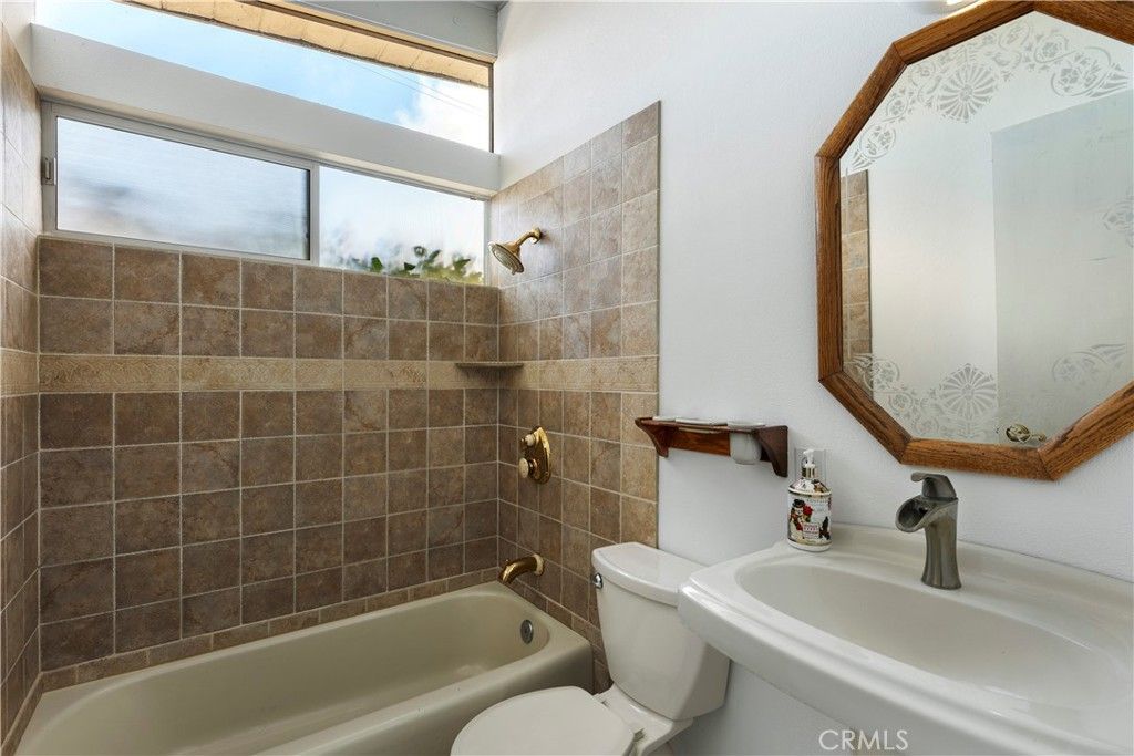 Image 19 of property listing at 2866 Gobat Avenue, San Diego, CA 92122