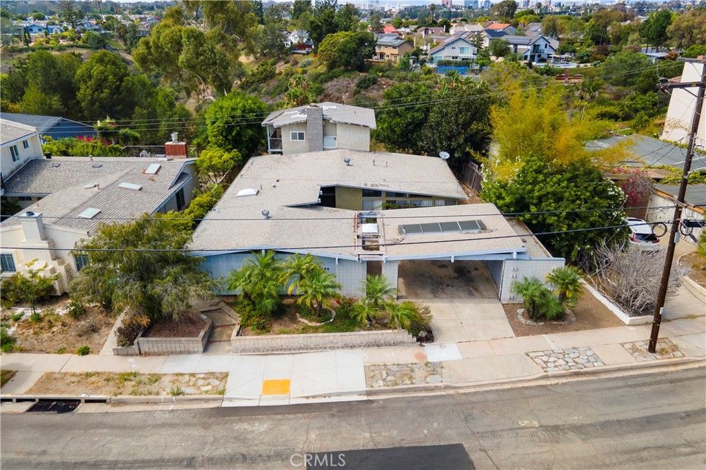 Image 44 of property listing at 2866 Gobat Avenue, San Diego, CA 92122