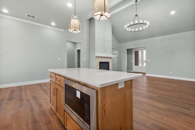 1121 N 6th Street, Wolfforth, TX 79382