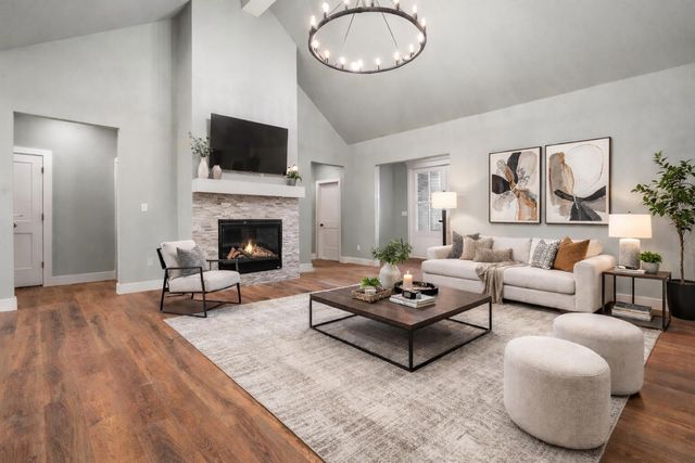 1121 N 6th Street, Wolfforth, TX 79382