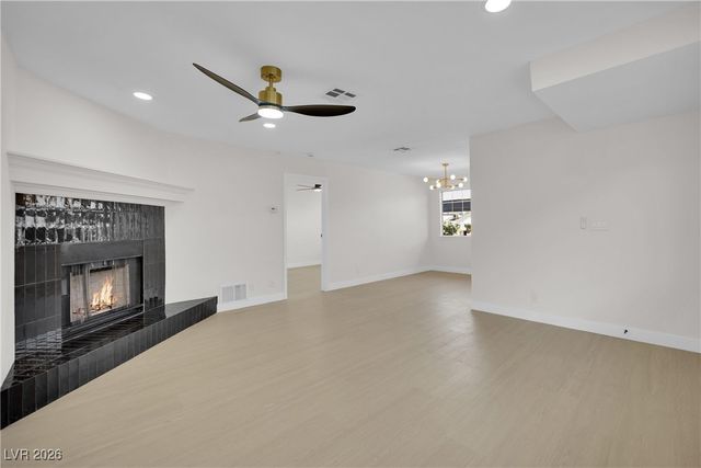 5841 Medallion Drive 102, Las Vegas, NV 89122