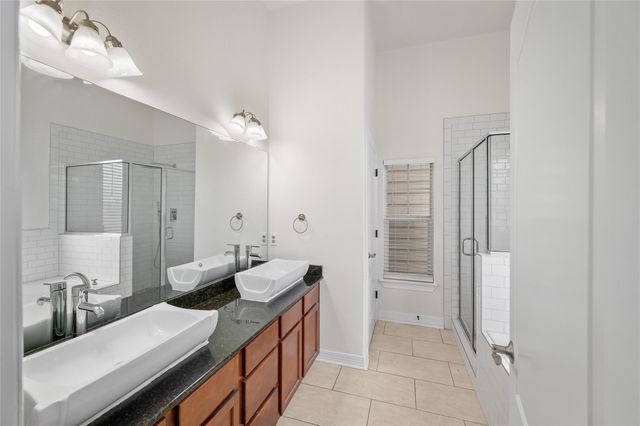 907 Mckinney Park Lane, Houston, TX 77003