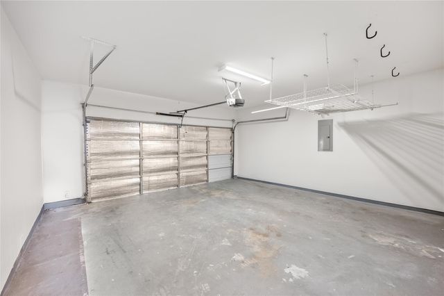 907 Mckinney Park Lane, Houston, TX 77003