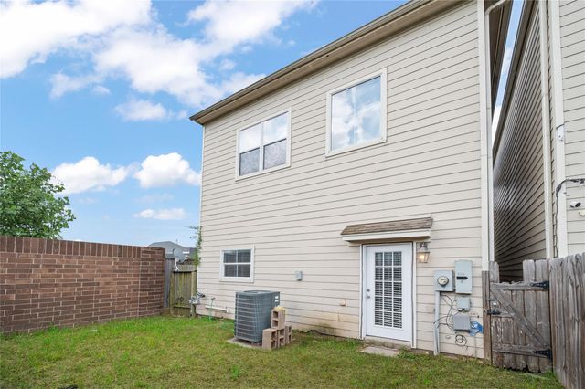 907 Mckinney Park Lane, Houston, TX 77003