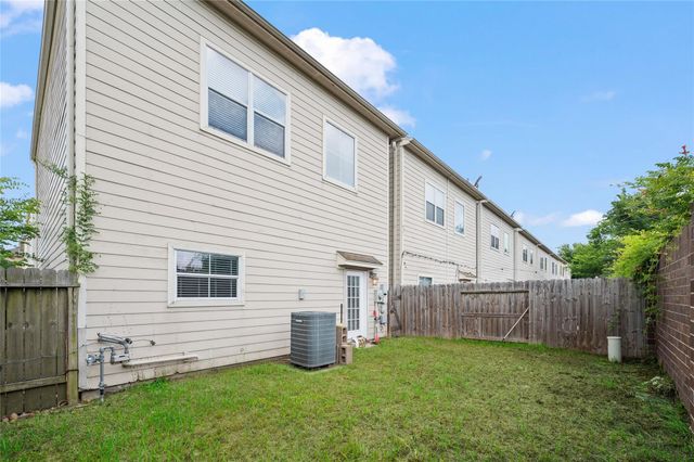 907 Mckinney Park Lane, Houston, TX 77003