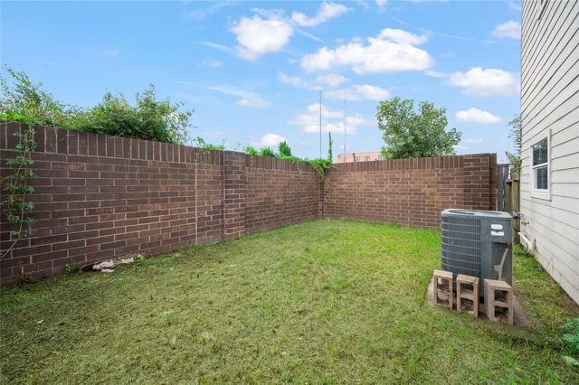 907 Mckinney Park Lane, Houston, TX 77003