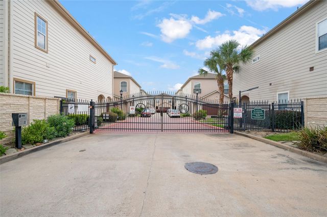 907 Mckinney Park Lane, Houston, TX 77003
