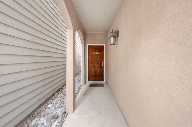 907 Mckinney Park Lane, Houston, TX 77003