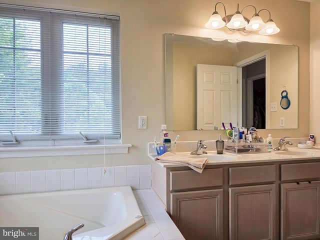 808 SYCAMORE RD, Mohnton, PA 19540