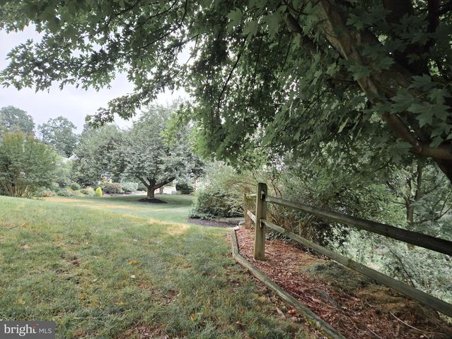 808 SYCAMORE RD, Mohnton, PA 19540