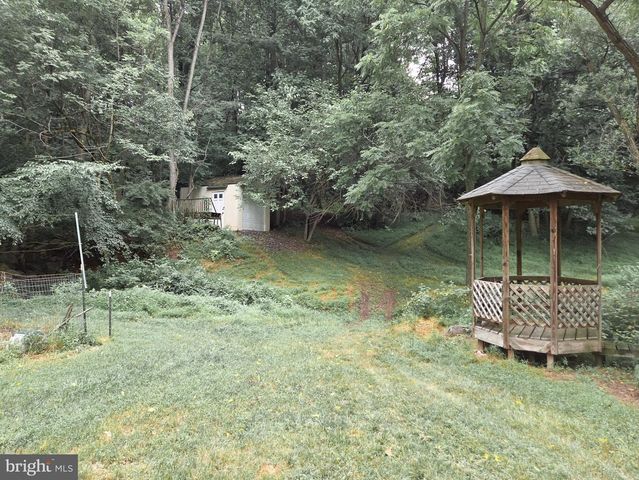 808 SYCAMORE RD, Mohnton, PA 19540