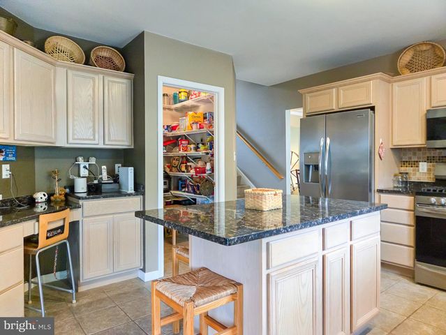 808 SYCAMORE RD, Mohnton, PA 19540