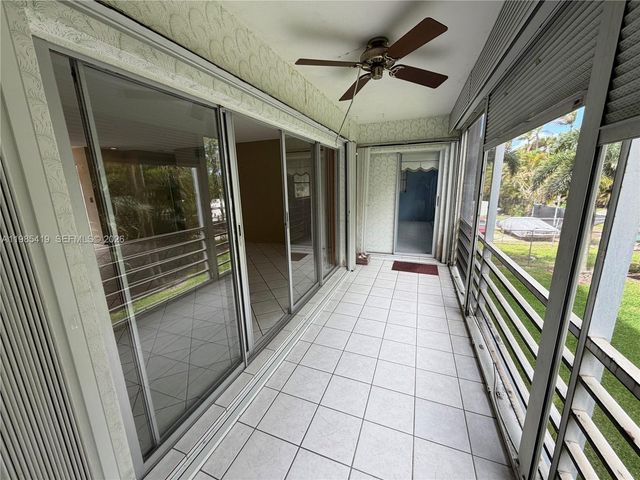 1000 NE 14th Ave 201, Hallandale Beach, FL 33009