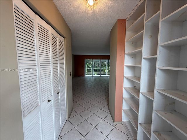 1000 NE 14th Ave 201, Hallandale Beach, FL 33009