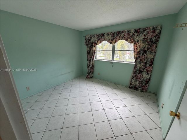 1000 NE 14th Ave 201, Hallandale Beach, FL 33009