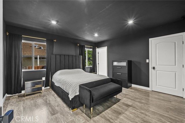 325 N Glenwood Place, Burbank, CA 91506