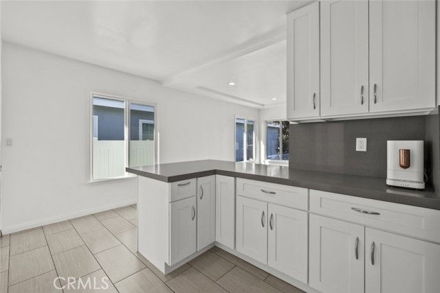 325 N Glenwood Place, Burbank, CA 91506