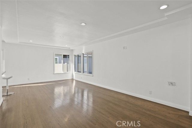 325 N Glenwood Place, Burbank, CA 91506