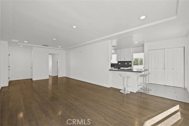 325 N Glenwood Place, Burbank, CA 91506