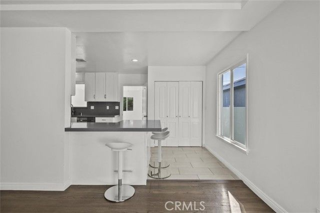 325 N Glenwood Place, Burbank, CA 91506