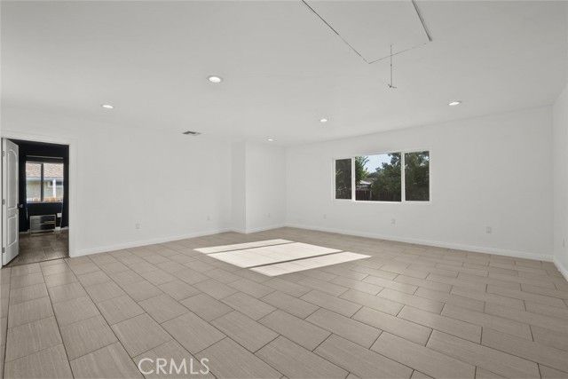 325 N Glenwood Place, Burbank, CA 91506