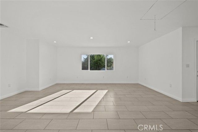 325 N Glenwood Place, Burbank, CA 91506