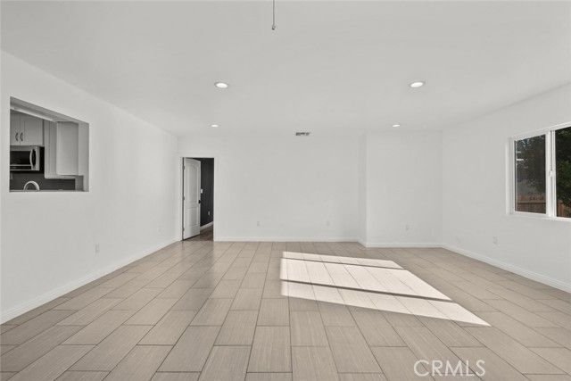 325 N Glenwood Place, Burbank, CA 91506