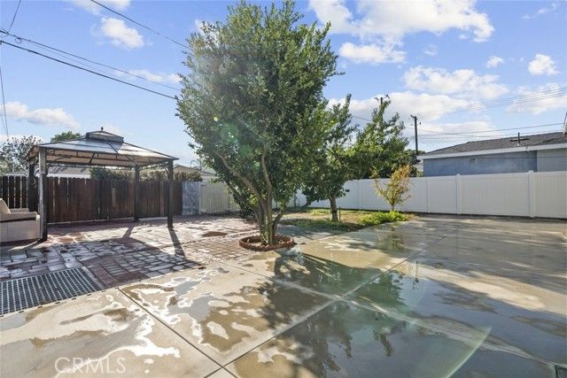 325 N Glenwood Place, Burbank, CA 91506