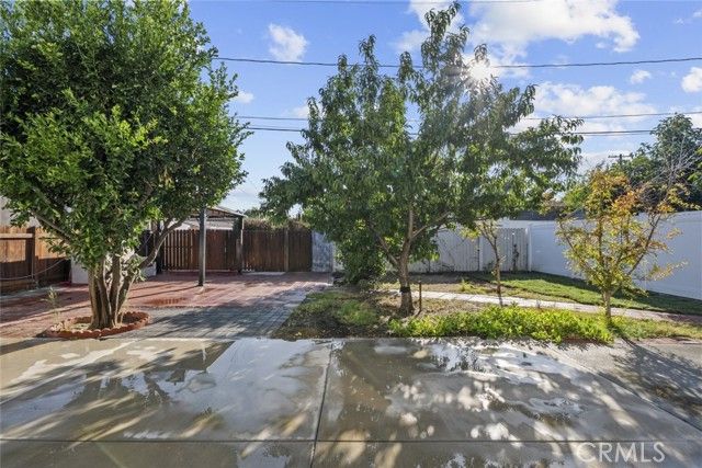 325 N Glenwood Place, Burbank, CA 91506