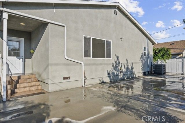 325 N Glenwood Place, Burbank, CA 91506