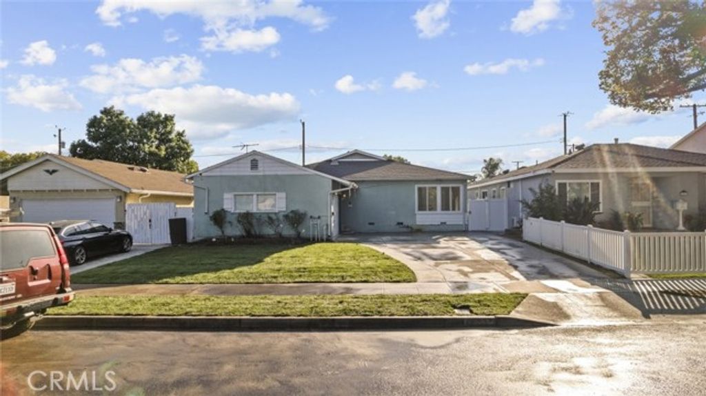 325 N Glenwood Place, Burbank, CA 91506