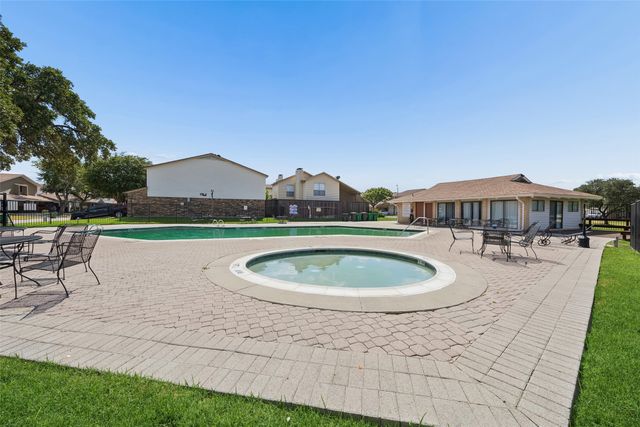 2108 Via Madonna, Carrollton, TX 75006