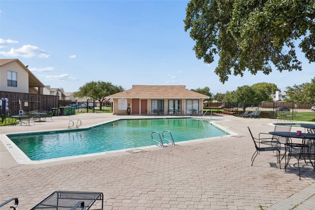 2108 Via Madonna, Carrollton, TX 75006