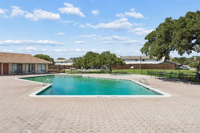 2108 Via Madonna, Carrollton, TX 75006