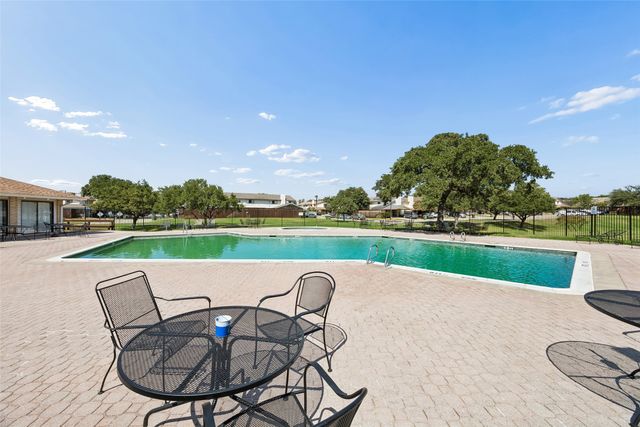 2108 Via Madonna, Carrollton, TX 75006